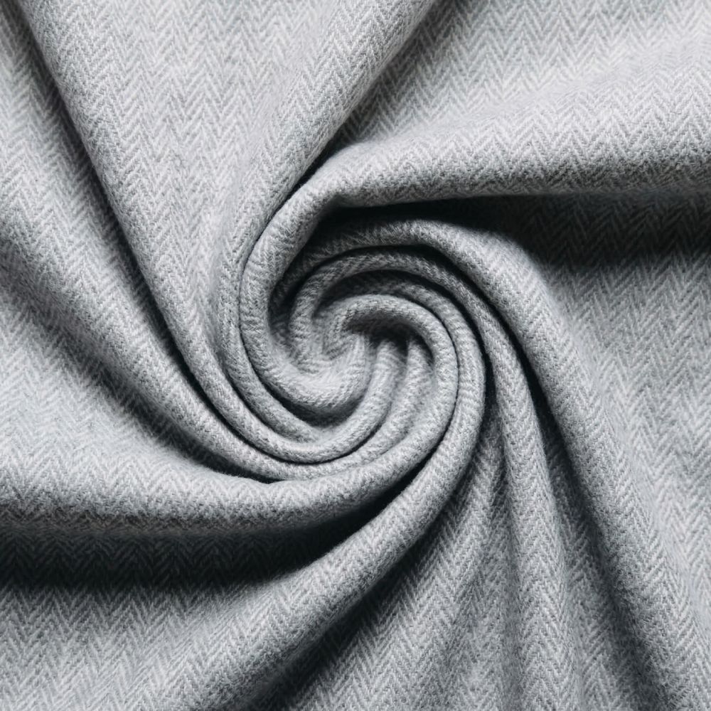 Polyester s viskózou