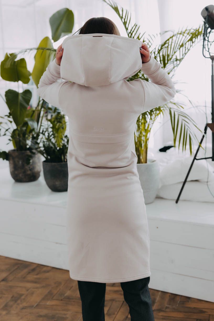 Zuzka má na sobě při své výšce 168 cm velikost XS.