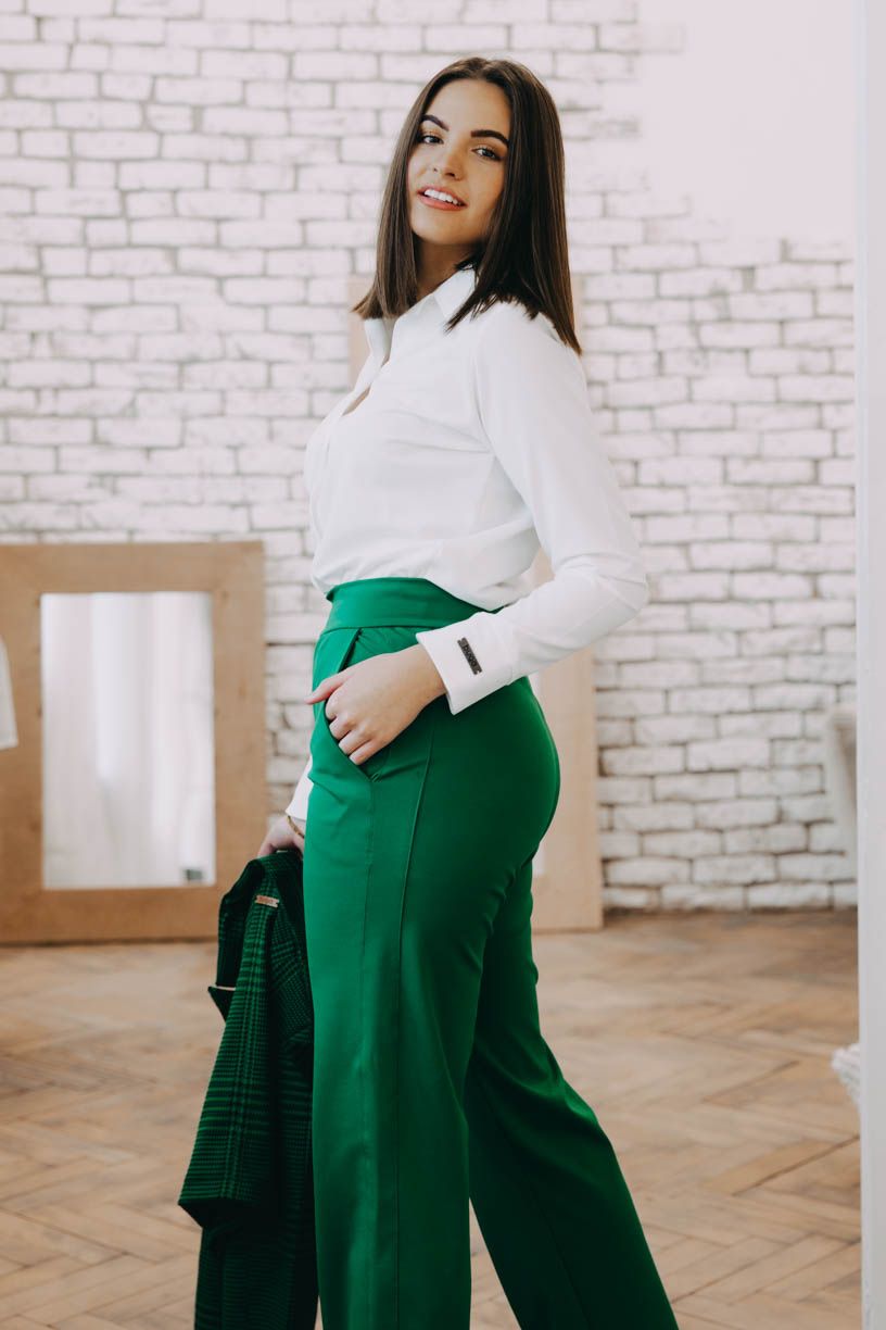 Natka má na sobě při své výšce 172 cm velikost S.