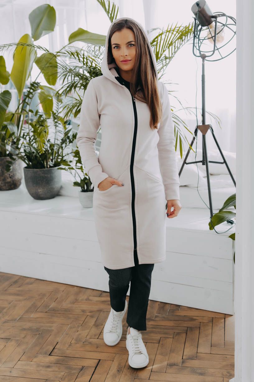 Zuzka má na sobě při své výšce 168 cm velikost XS.