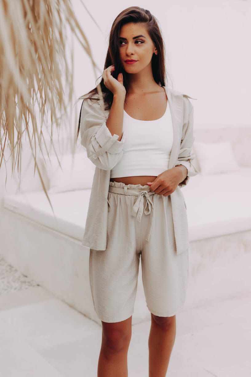 Verča má na sobě při své výšce 164 cm velikost XS.