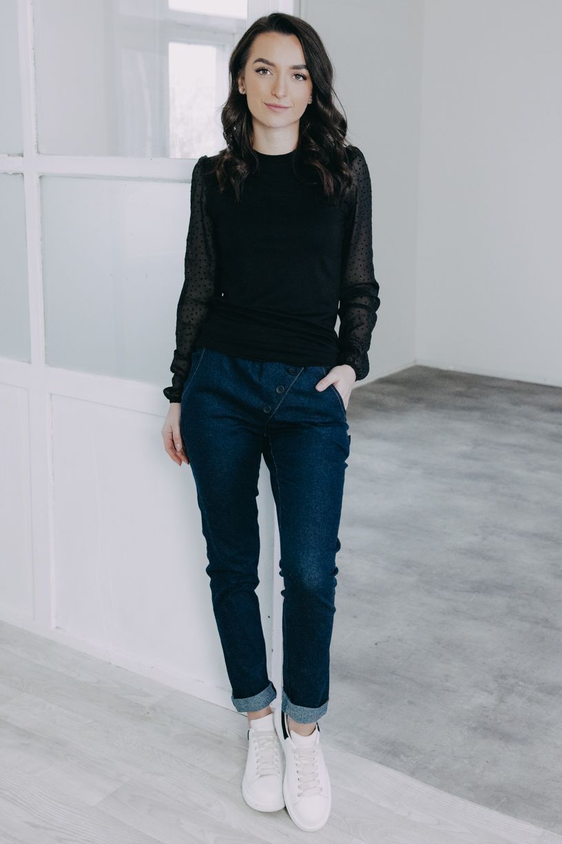 Kačka má na sobě při své výšce 170 cm velikost XS.