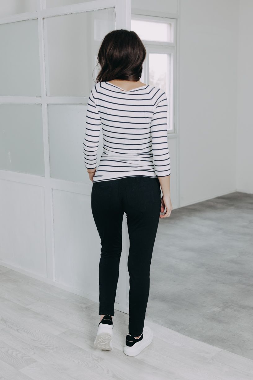 Kačka má na sobě při své výšce 170 cm velikost XS.