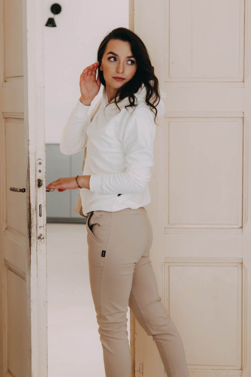 Kačka má na sobě při své výšce 170 cm velikost XS.