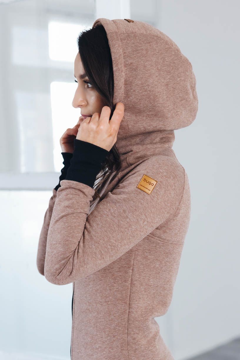 Kačka má na sobě při své výšce 170 cm velikost XS.