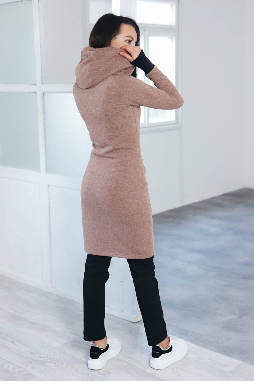 Kačka má na sobě při své výšce 170 cm velikost XS.