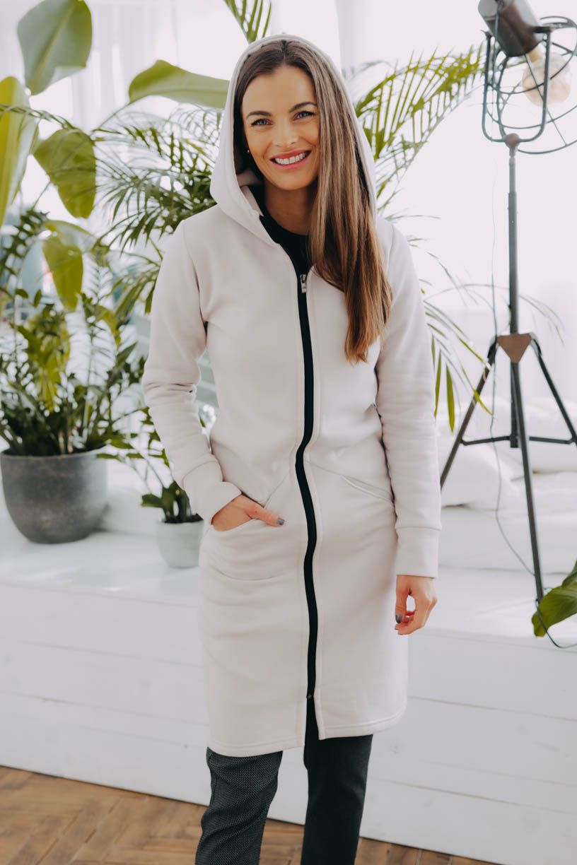 Zuzka má na sobě při své výšce 168 cm velikost XS.