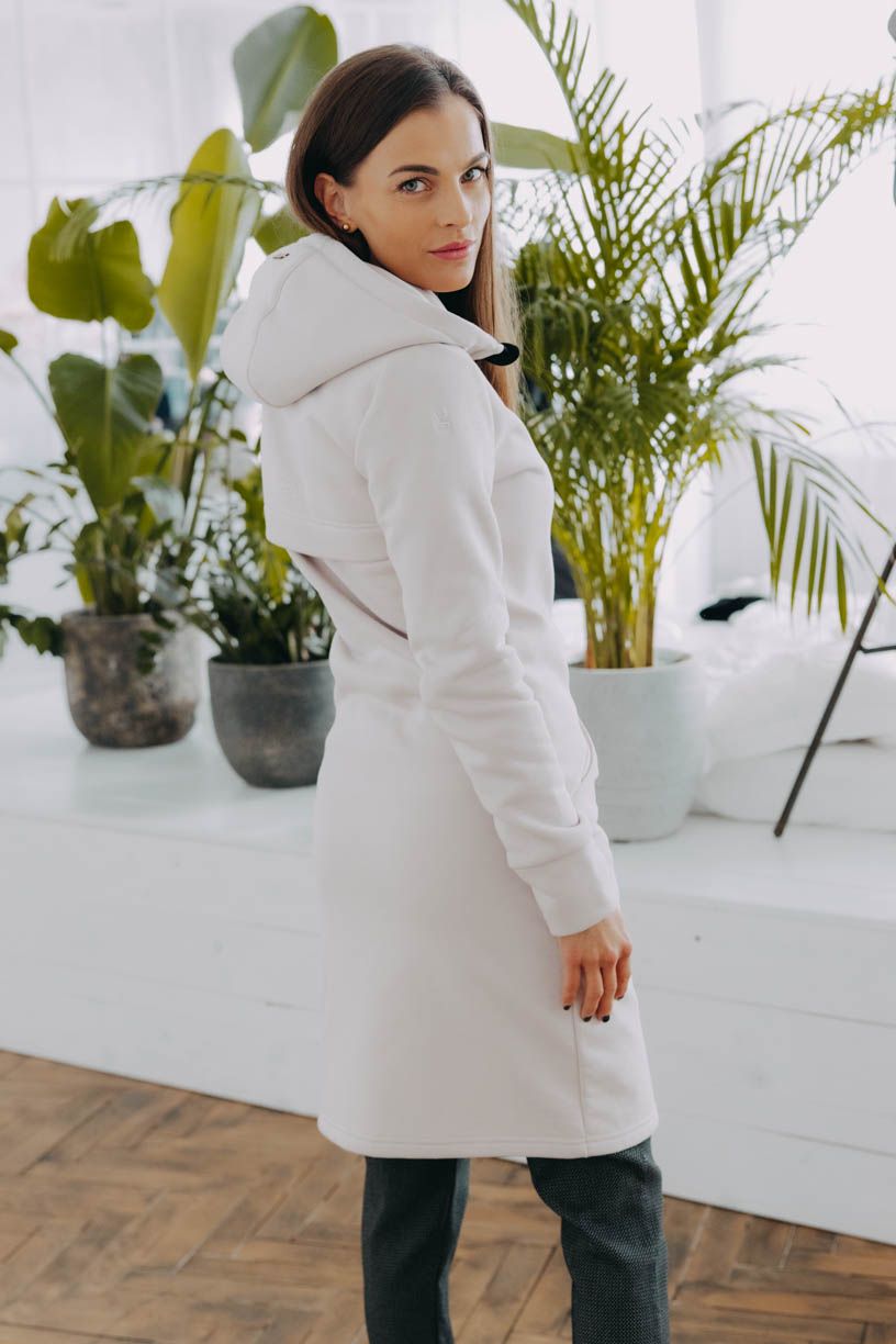 Zuzka má na sobě při své výšce 168 cm velikost XS.