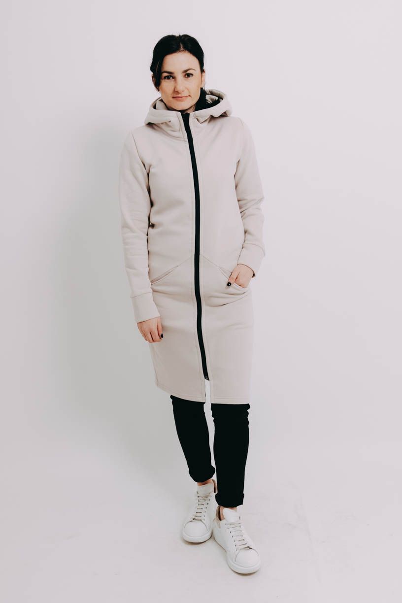 Monča má na sobě při své výšce 160 cm velikost XS.