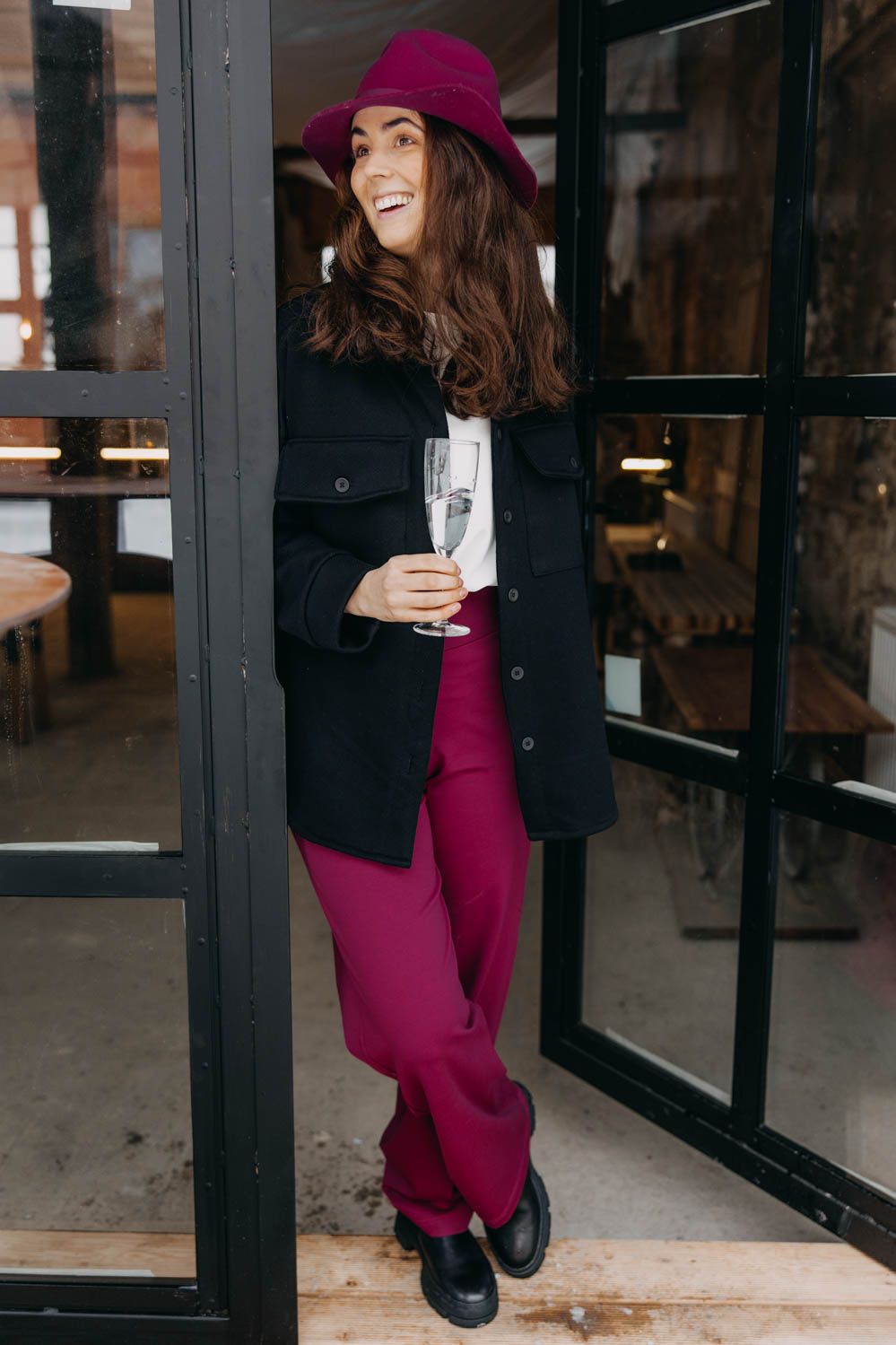 Káťa má na sobě při své výšce 170 cm velikost S.