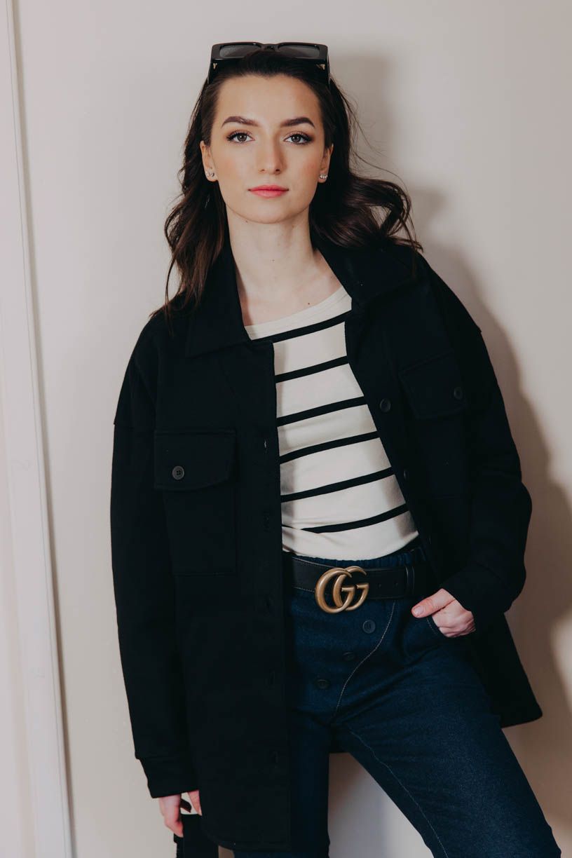 Kačka má na sobě při své výšce 170 cm velikost S.