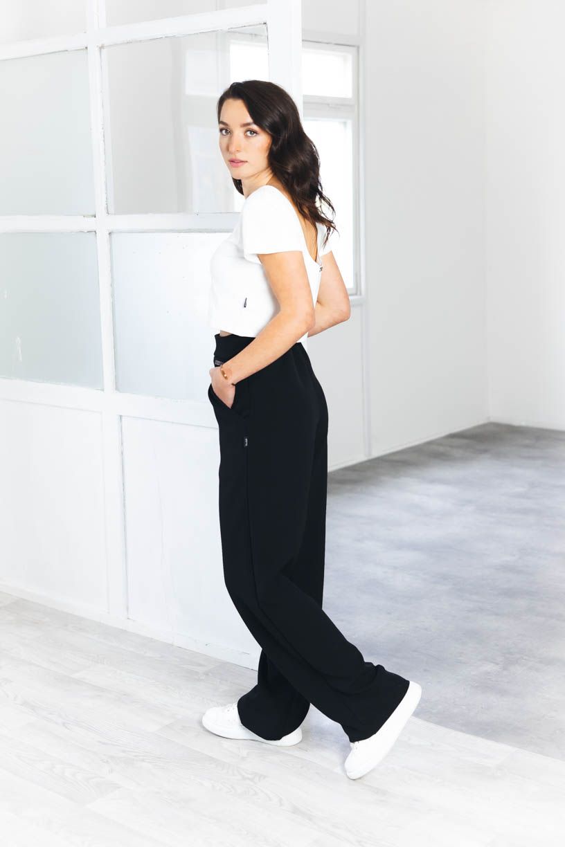 Kačka má na sobě při své výšce 170 cm velikost XS ve standardní délce.