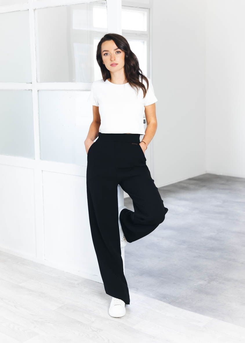 Kačka má na sobě při své výšce 170 cm velikost XS ve standardní délce.