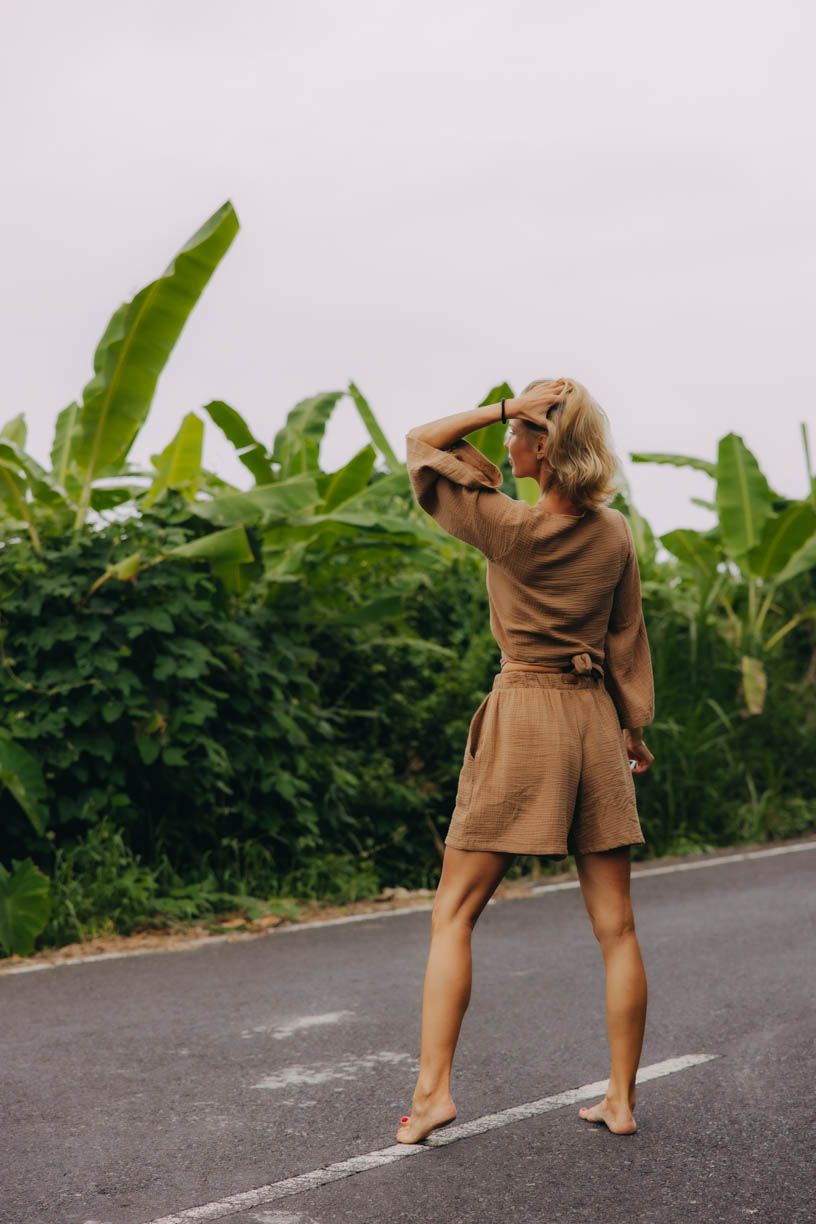 Ali má na sobě při své výšce 180 cm velikost XS.