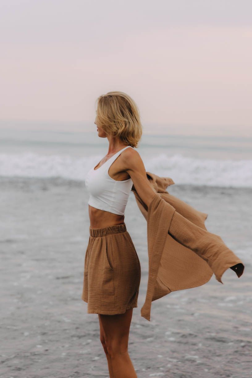 Ali má na sobě při své výšce 180 cm velikost XS.