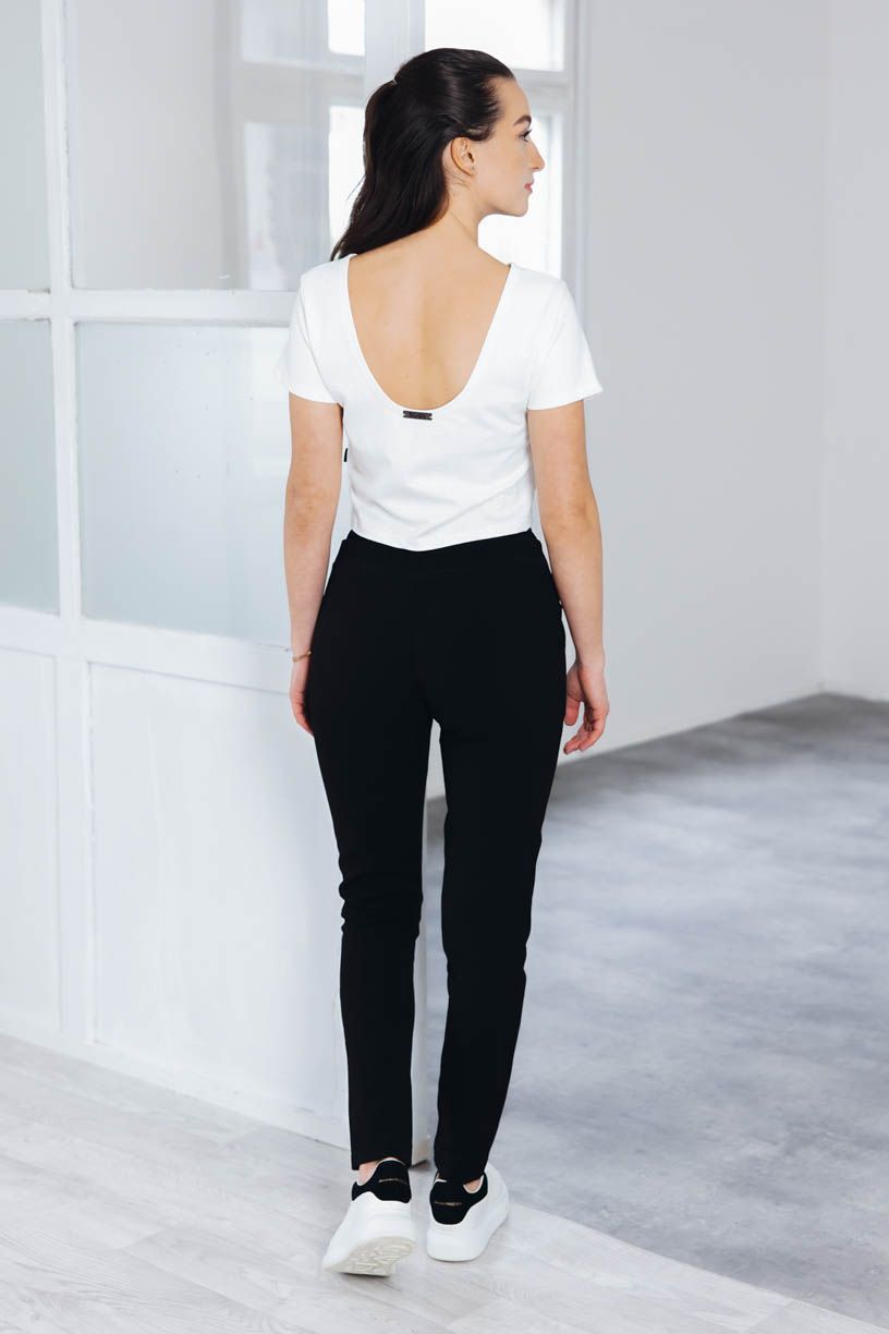 Kačka má na sobě při své výšce 170 cm velikost XS ve standardní délce.