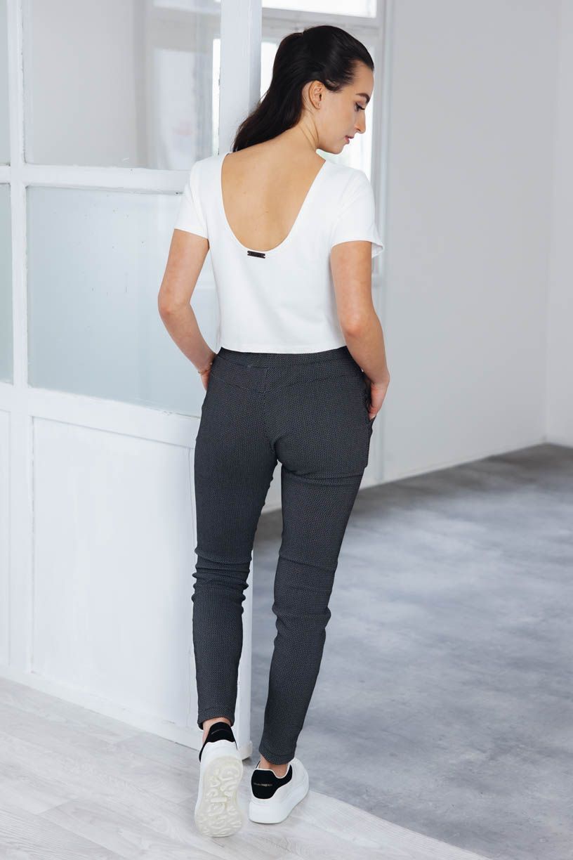 Kačka má na sobě při své výšce 170 cm velikost XS ve standardní délce.