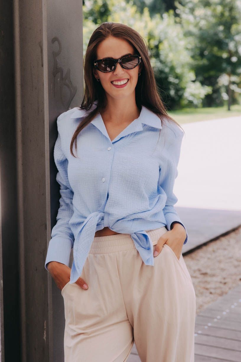 Káťa má na sobě při své výšce 170 cm velikost XS.