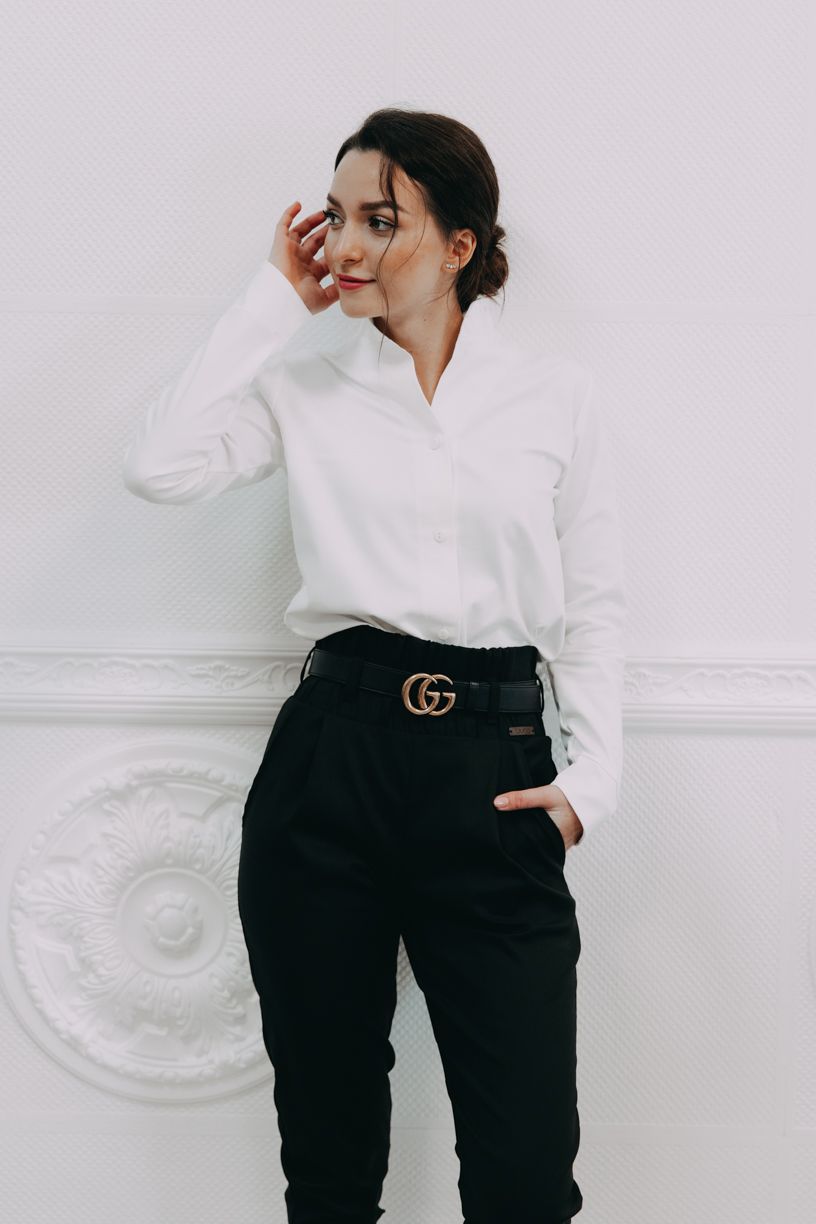 Kačka má na sobě při své výšce 170 cm velikost XS.