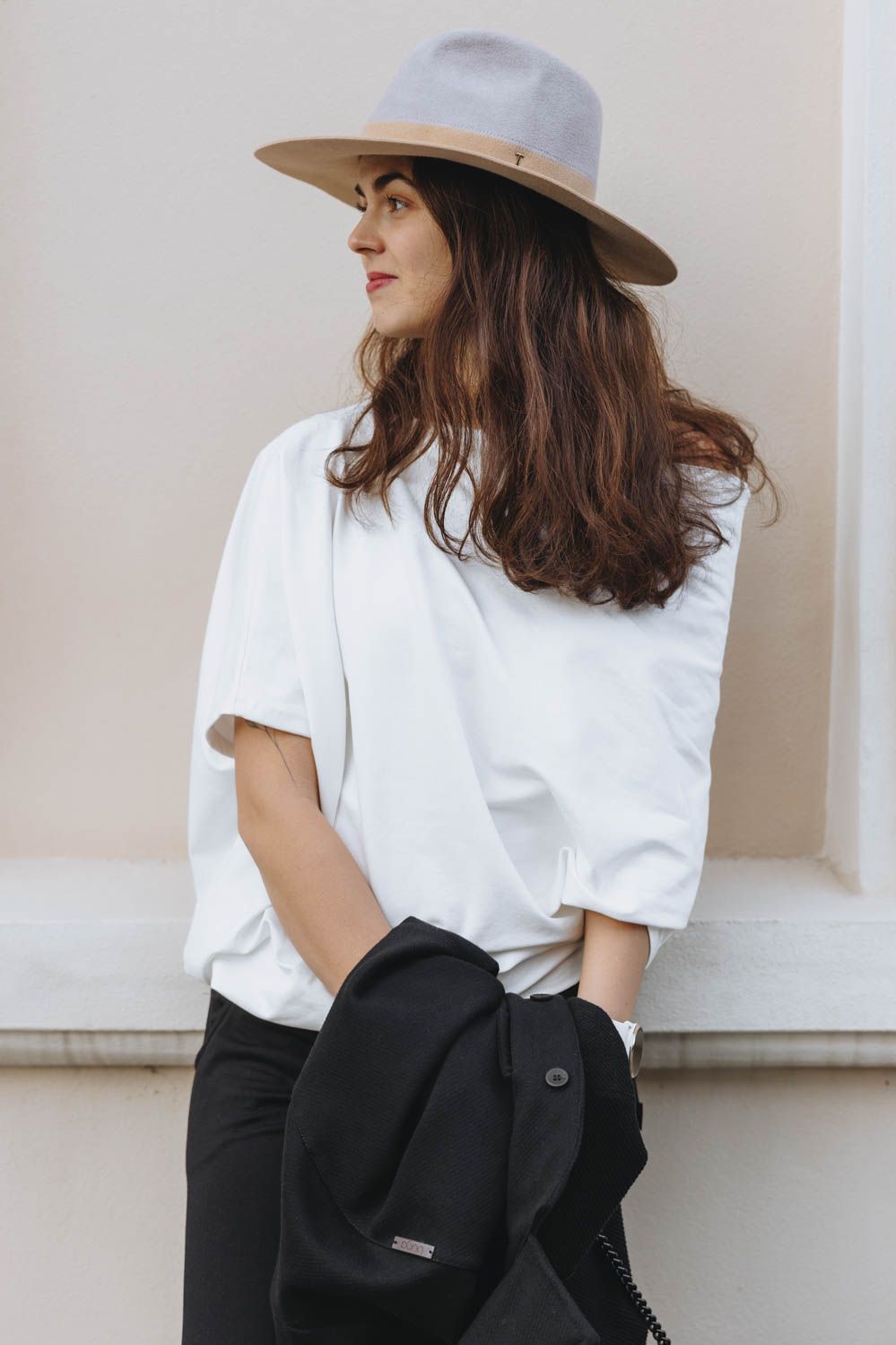 Káťa má na sobě při své výšce 170 cm velikost XS/S.