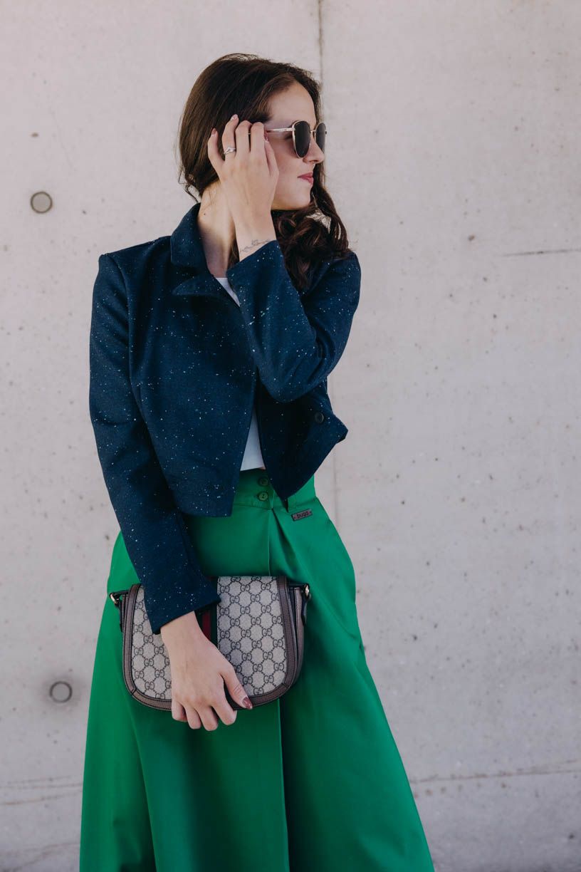 Káťa má na sobě při své výšce 170 cm velikost XS.