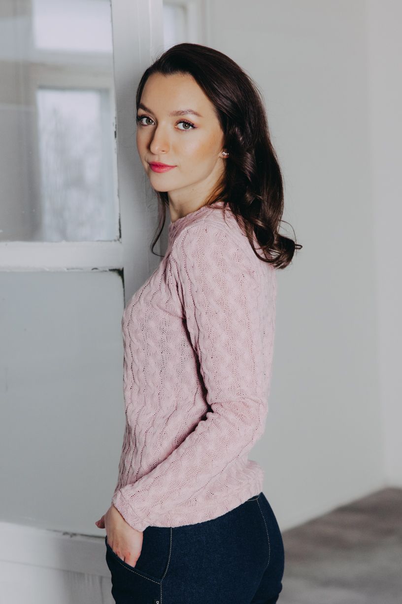 Kačka má na sobě při své výšce 170 cm velikost XS.