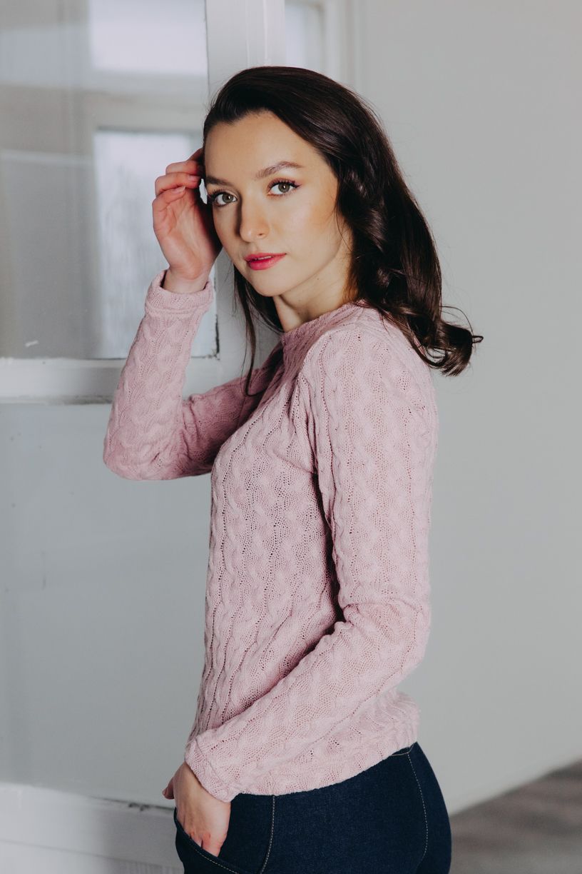 Kačka má na sobě při své výšce 170 cm velikost XS.