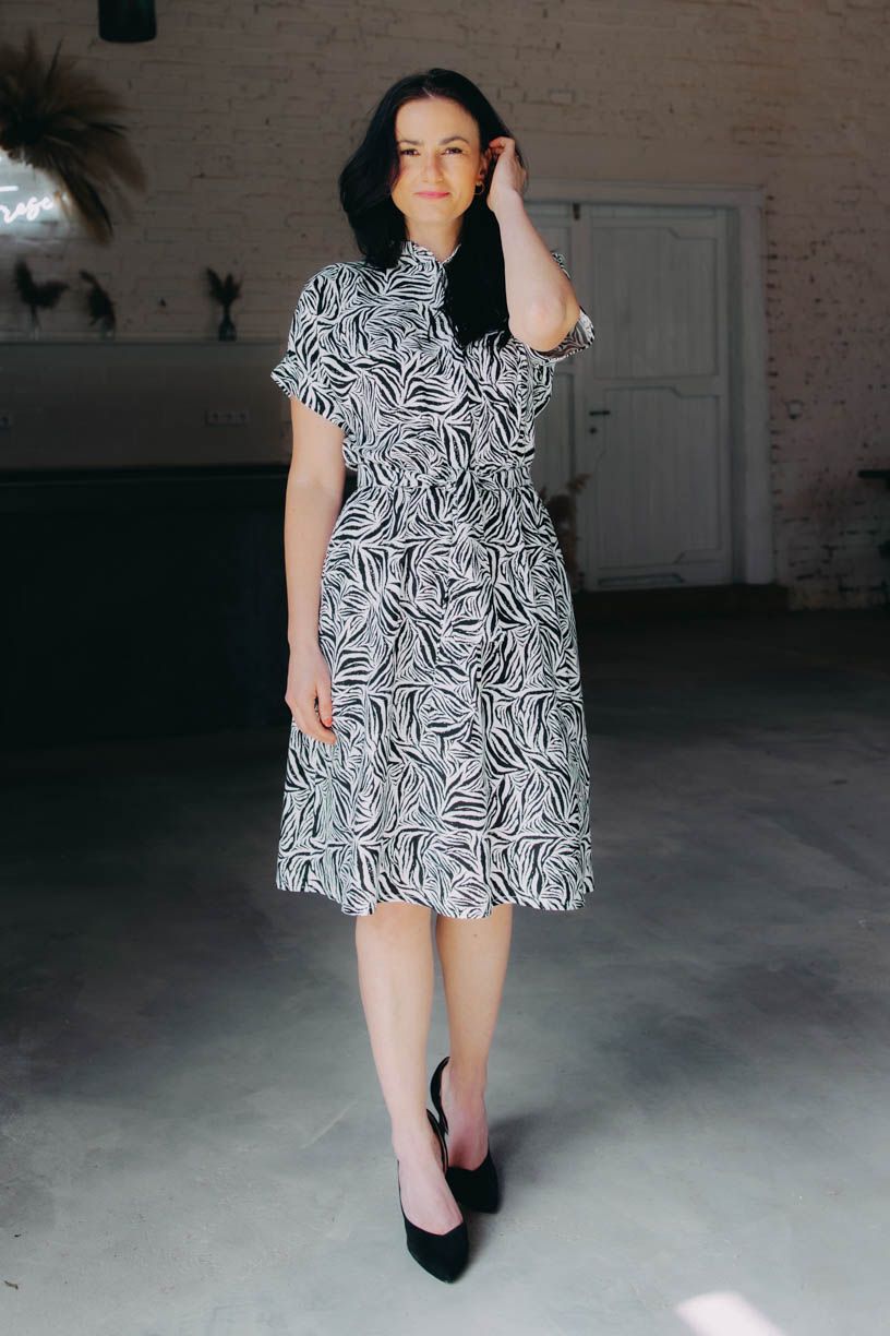 Monča má na sobě při své výšce 160 cm velikost XS.