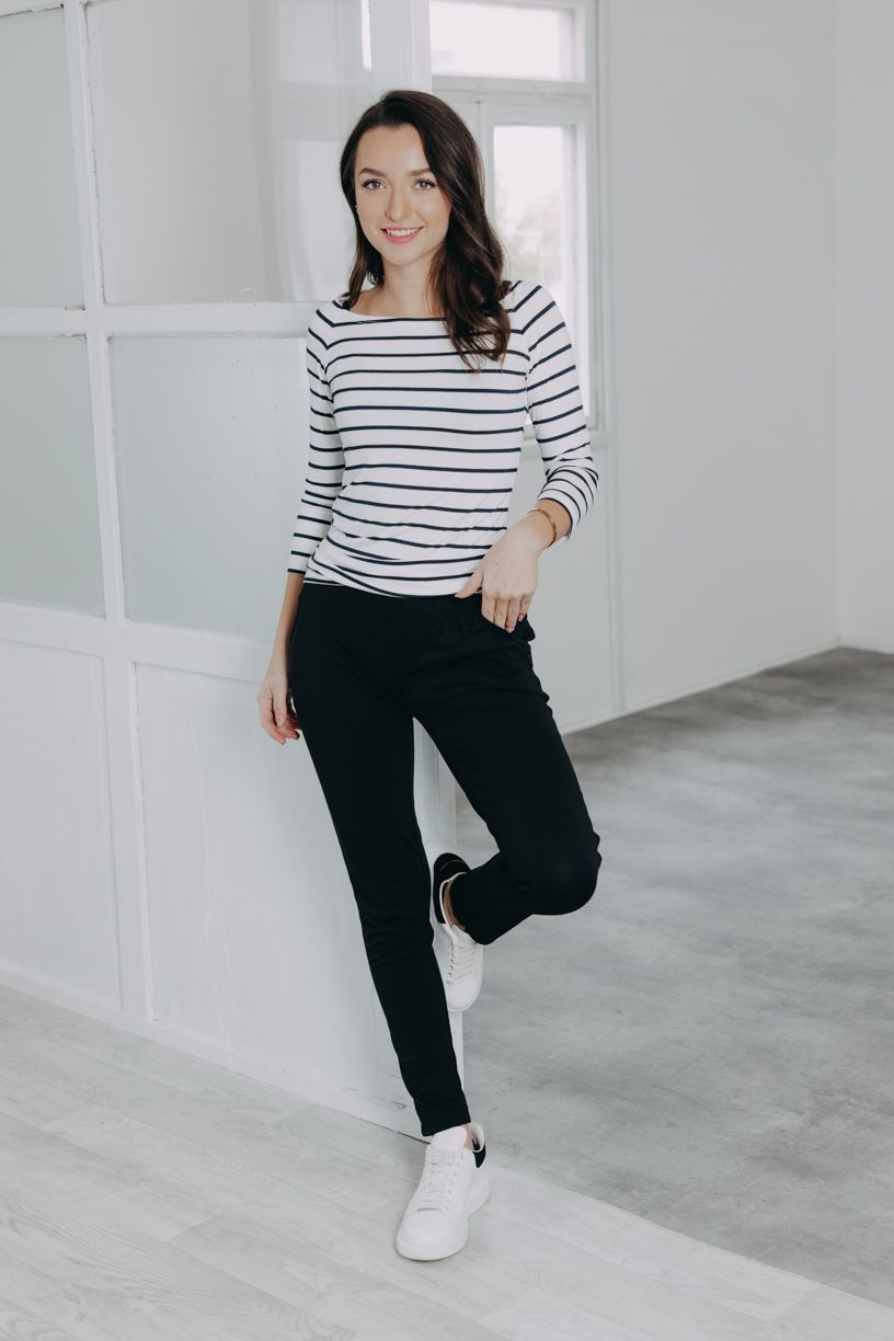 Kačka má na sobě při své výšce 170 cm velikost XS.