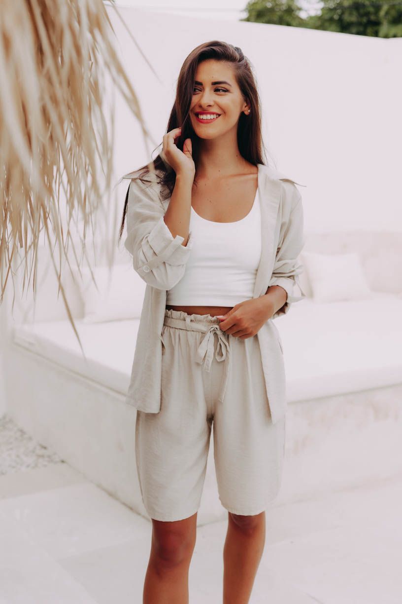 Verča má na sobě při své výšce 164 cm velikost XS.