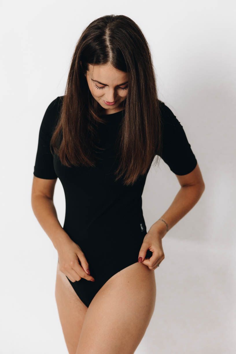 Káťa má na sobě při své výšce 170 cm velikost XS.