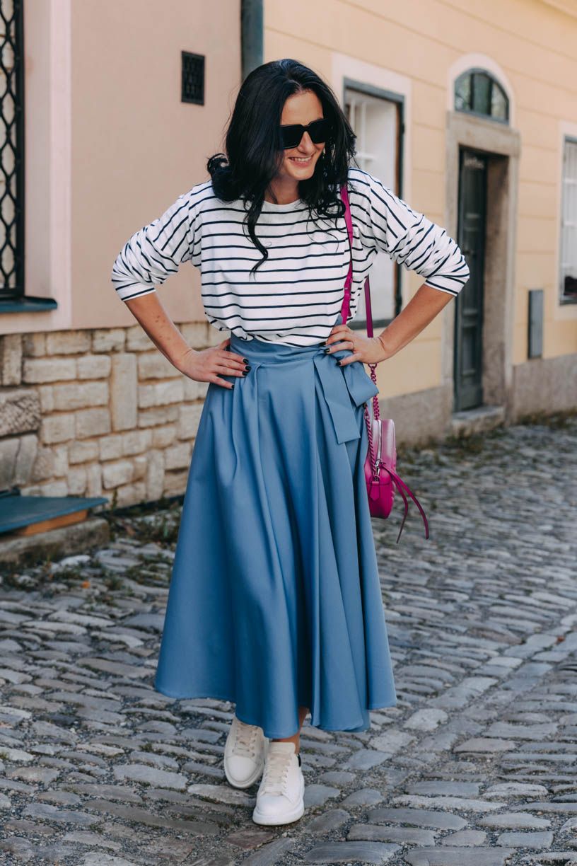 Monča má na sobě při své výšce 160 cm velikost XS.