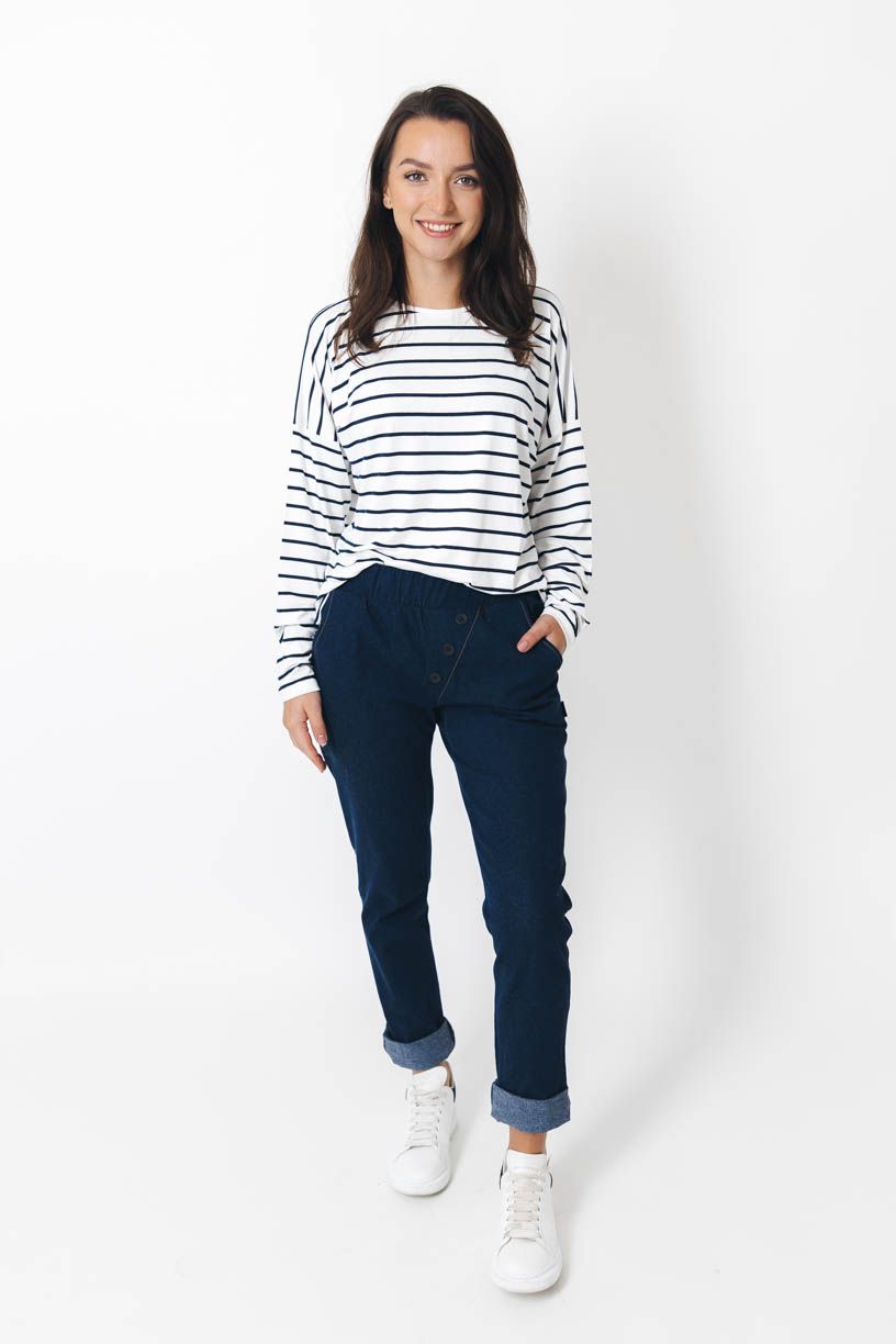 Kačka má na sobě při své výšce 170 cm velikost XS.