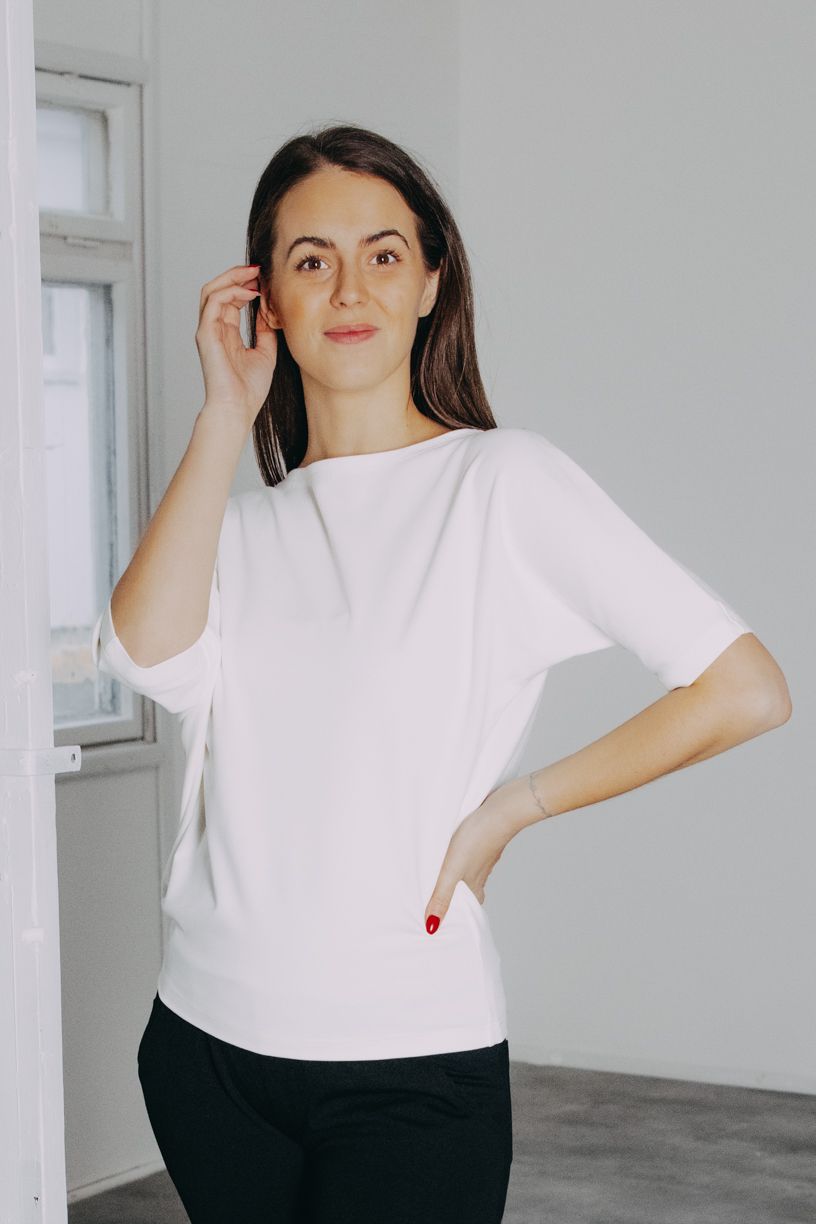 Káťa má na sobě při své výšce 170 cm velikost XS/S.