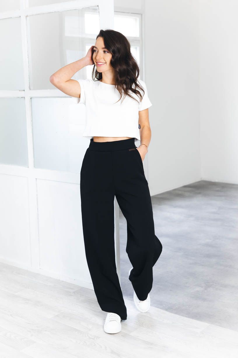 Kačka má na sobě při své výšce 170 cm velikost XS ve standardní délce.