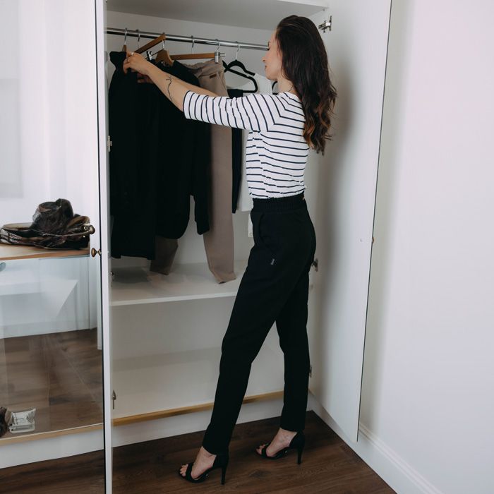 Skvěle padnoucí černé kalhoty jsou základem minimalistického šatníku. Pohodlné černé kalhoty dokážete zkombinovat pro každou příležitost. Pohodlné do práce - elegantní do divadla. Z kolekce české značky Buga.