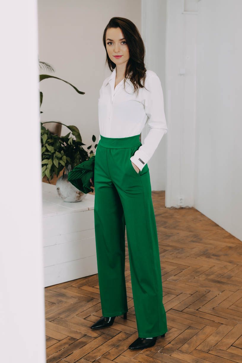 Kačka má na sobě při své výšce 170 cm velikost XS.