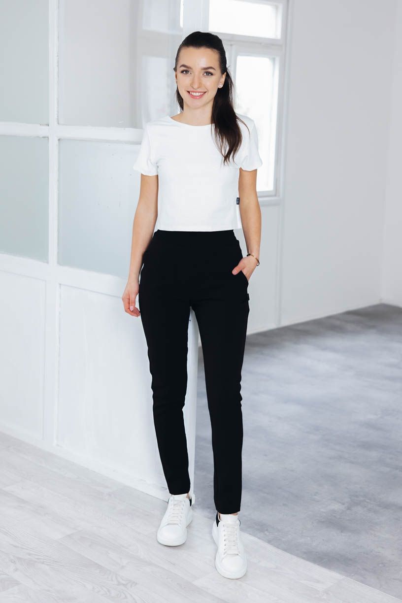 Kačka má na sobě při své výšce 170 cm velikost XS ve standardní délce.