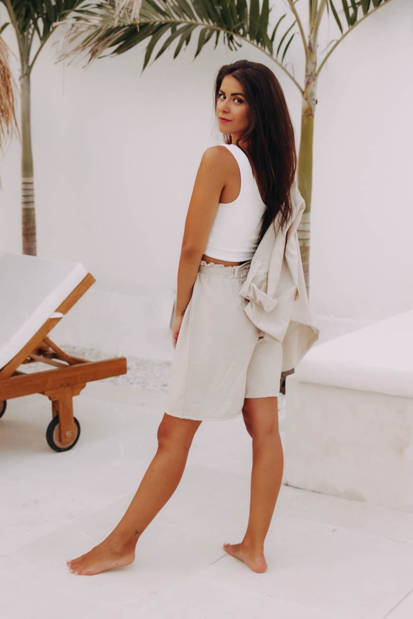 Verča má na sobě při své výšce 164 cm velikost XS.