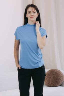 Káťa má na sobě při své výšce 170 cm velikost XS.