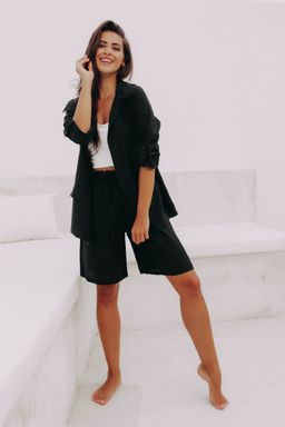 Verča má na sobě při své výšce 164 cm velikost XS.