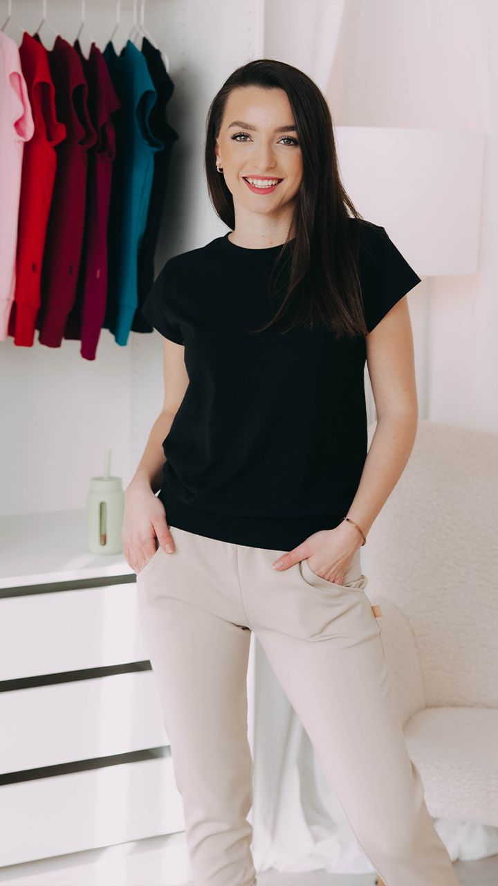Black Tee
