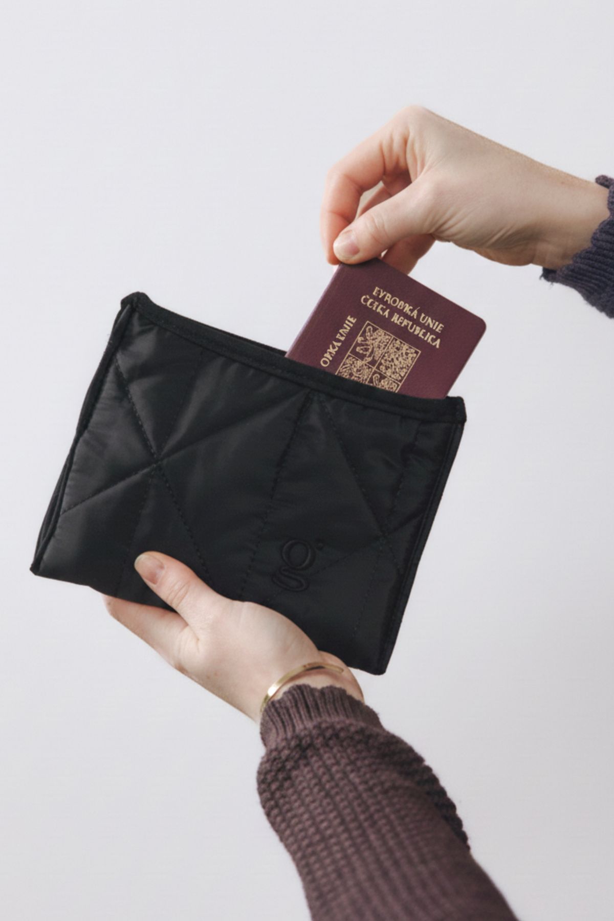Zana Passport & Phone Sleeve Black