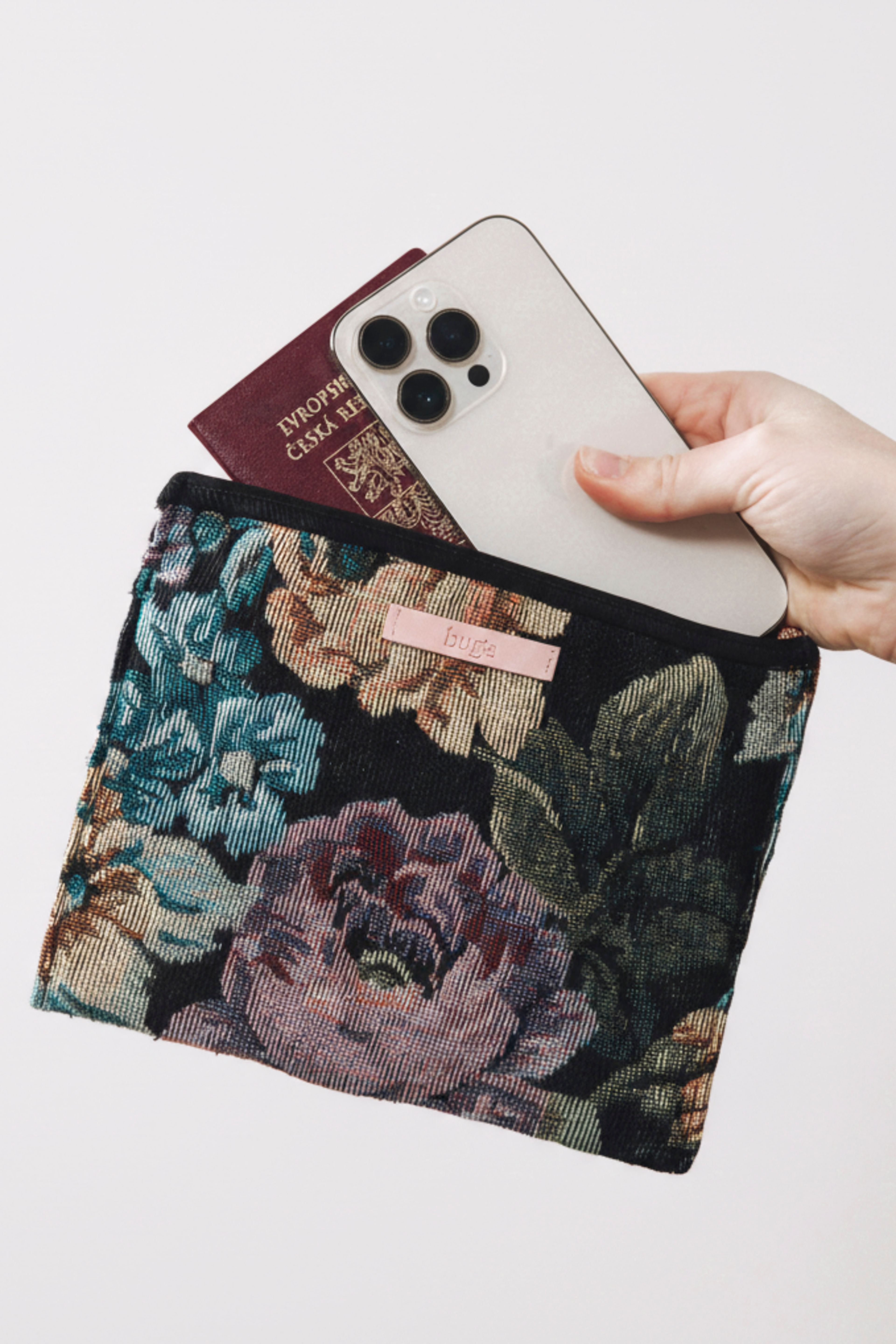 Zana Passport & Phone Sleeve Flowers
