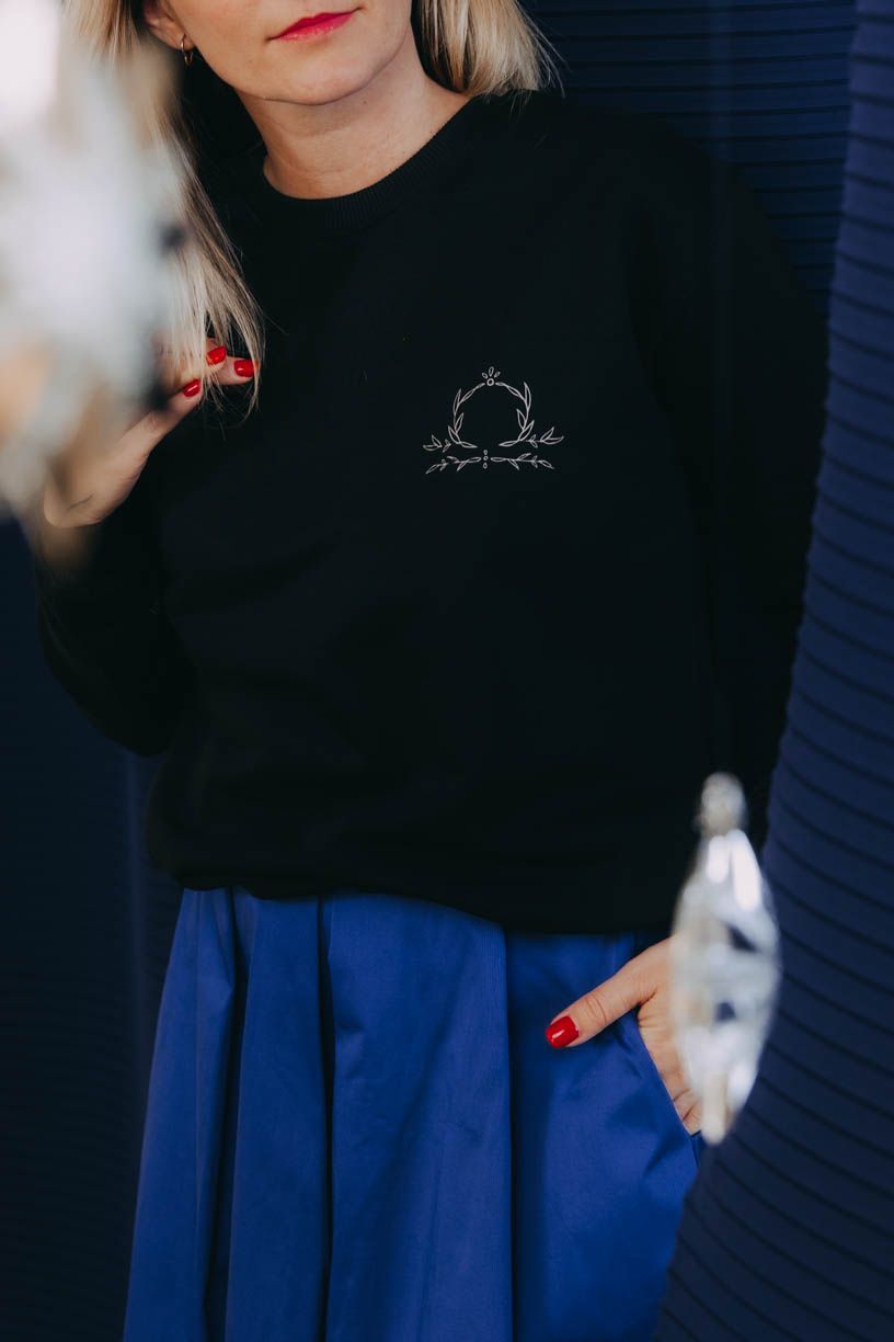 Mikina Asata Black Váhy