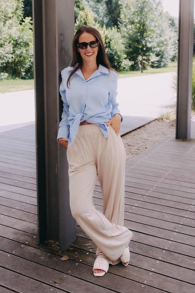 Káťa má na sobě při své výšce 170 cm velikost XS.
