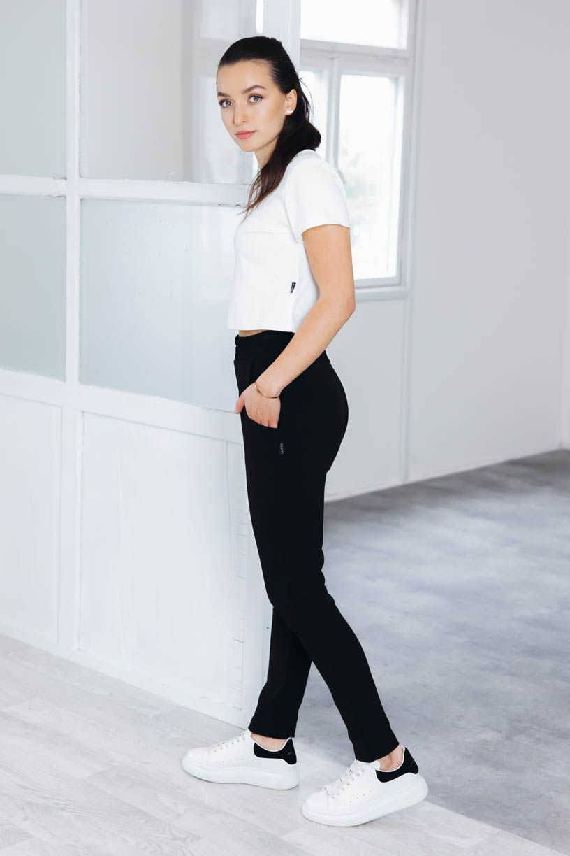 Kačka má na sobě při své výšce 170 cm velikost XS ve standardní délce.