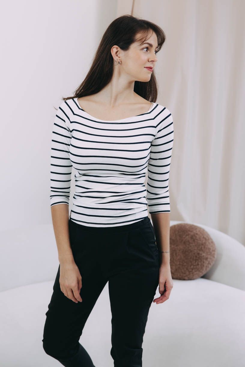 Káťa má na sobě při své výšce 170 cm velikost XS.