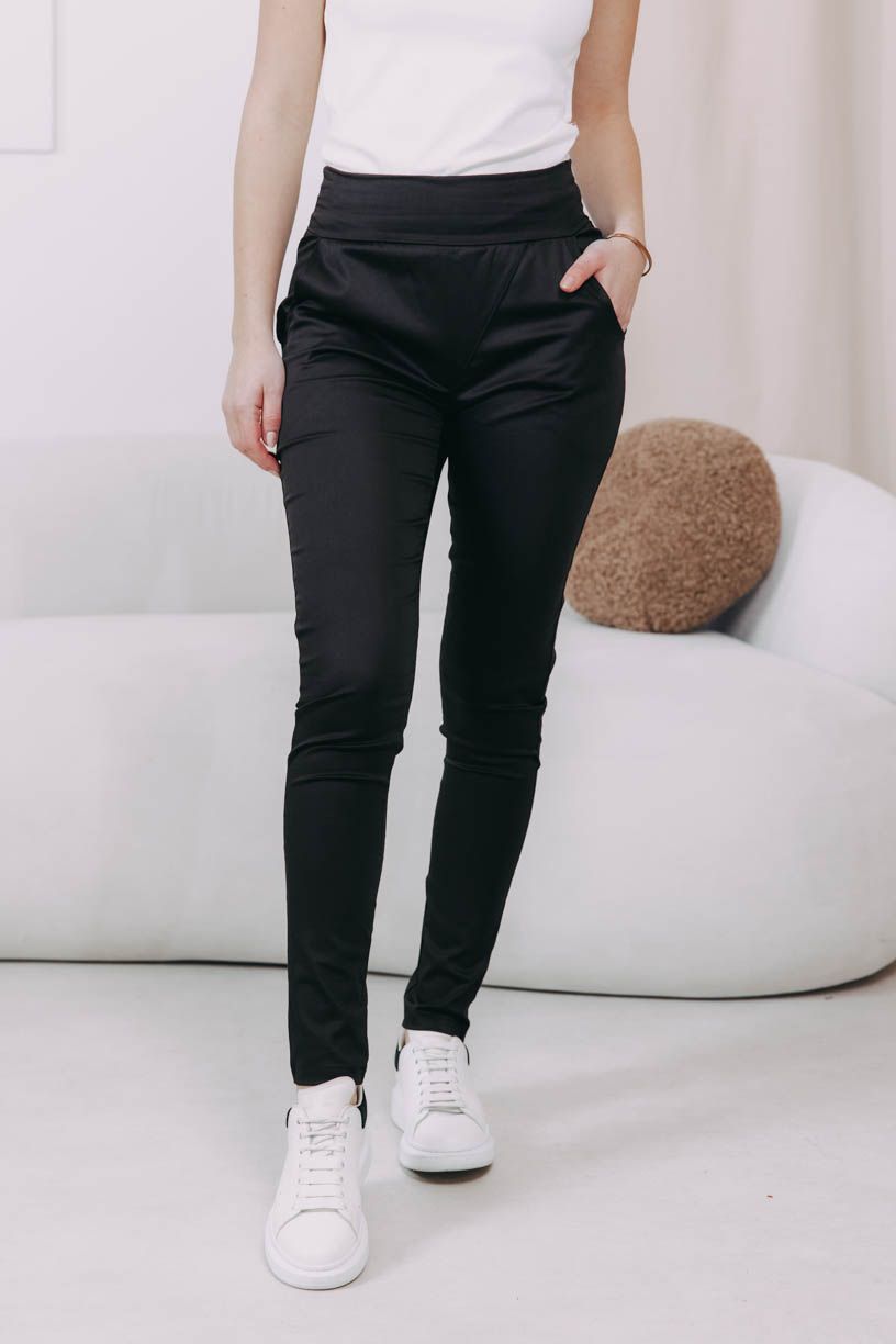 Nohavice Binti Black