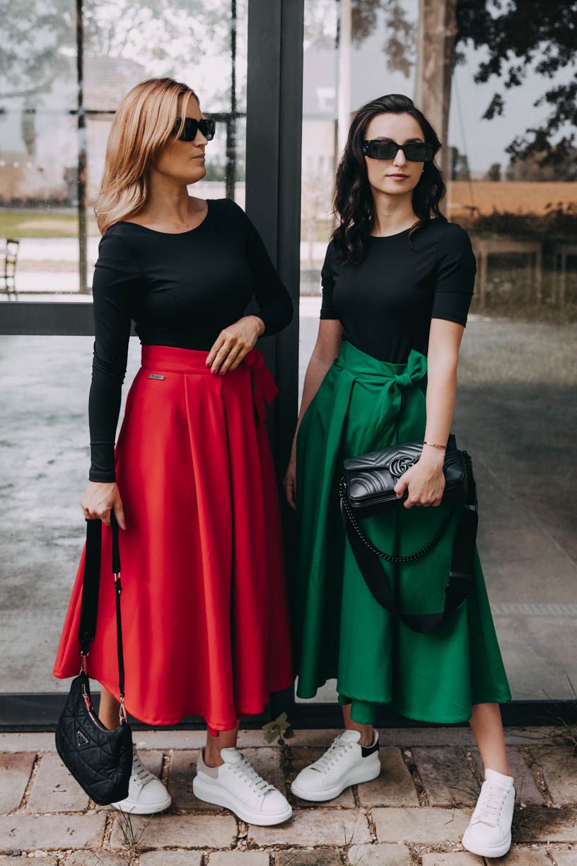 Kačka má na sobě při své výšce 170 cm velikost XS.